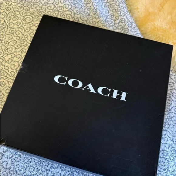 Prestyn Bootie with Rivets - Picture 7 of 7